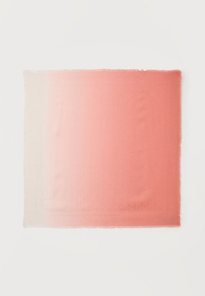 Τετράγωνο μαντήλι με βαθμιαία μετάβαση από κρεμ σε κοραλλί ροζ και διακριτικά γεωμετρικά σχέδια κατά μήκος των άκρων.