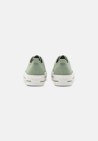 NA-KD Trainers - green