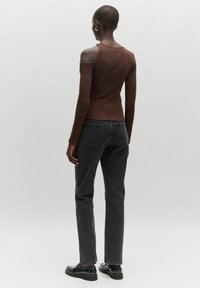 EDITED Longsleeve - braun