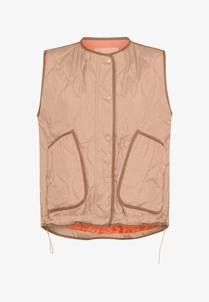 Vest fără mâneci matlasat, de culoare bej deschis, cu două buzunare frontale, căptușeală portocalie cu contrast și detalii din brun. Dispune de închidere cu nasturi și margine ajustabilă.