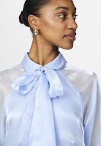 YAS YASELOISE SHINY DRESS - Koktailové šaty/večierkové šaty - vista blue
