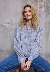 PULZ Button-down blouse - della robbia blue