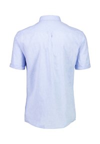 Ljusblå kortärmad skjorta med en subtil textur, knäppkrage och ryggrynka. Upprullade ärmslut förbättrar den avslappnade designen.