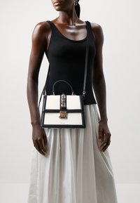 ALDO HENNAH - Håndveske - white/black