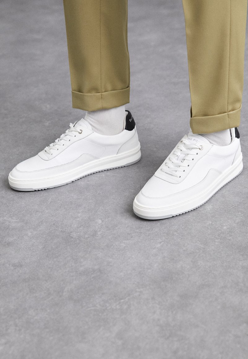 Filling Pieces - MONDO CRUMBS UNISEX - Trainers - white, Enlarge