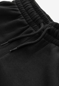 Next CARGO  REGULAR FIT - Rövidnadrágok - black