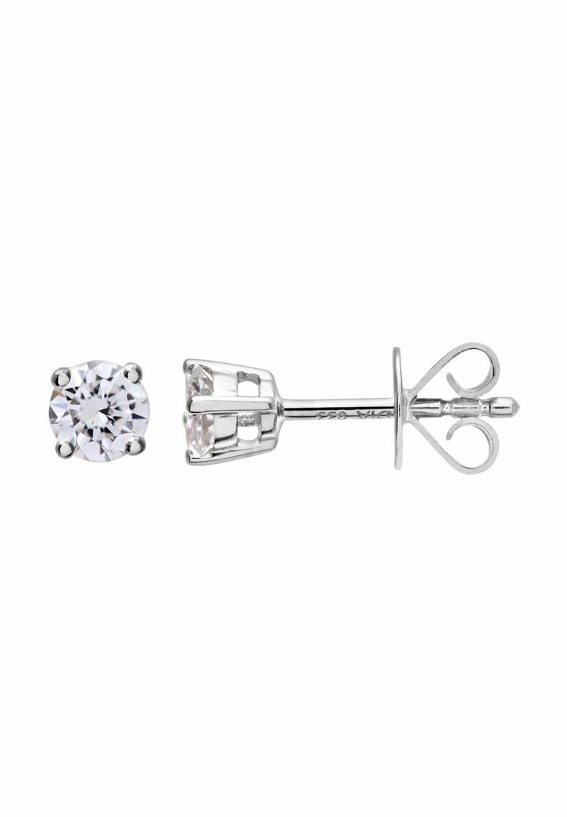 Sterling silver auskarai su stud, kuriuose yra apvalus, skaidrus kubinis zirkonijus, laikomas keturių spaustukų laikikyje su drugelio užsegimu.