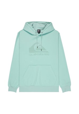 Miętowa bluza z kapturem wykonana z miękkiego materiału, wyposażona w przednią kieszeń oraz duże, tonalne logo Quiksilver na piersi.