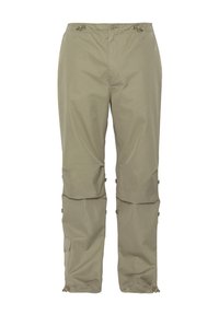 Lettråd, khaki cargo bukser med justerbar talje, lynlåsåbninger ved benene og sidelommer; glat tekstur og slidstærkt materiale.