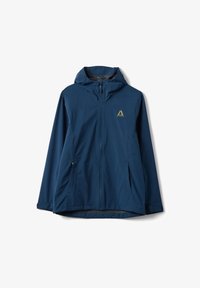 Chaqueta impermeable azul marino con capucha, cremallera completa en el frente, dos bolsillos laterales con cremallera y un pequeño logo triangular amarillo en el pecho.