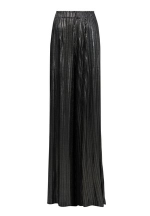 Pantalons larges noirs plissés avec une taille élastique, présentant une texture brillante et des rayures verticales pour un détail supplémentaire.