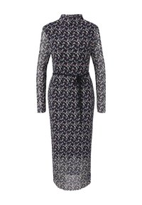 Robe midi à manches longues avec col montant, motif géométrique bleu, blanc et rouge, tissu transparent et fine ceinture noire à la taille.