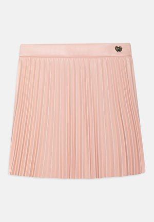 Plisseret skjørt i myk rosa stoff med en glatt midjebånd. Har et lite hjerteformet logoaksent på livet.