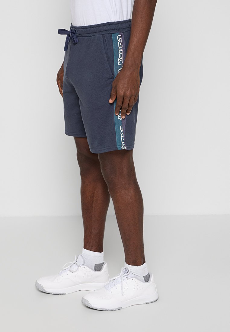 REGULAR FIT