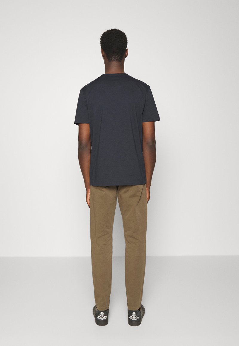 Herren Chinos | BOSS TABER Chino dark green/dunkelgrün - LX46579 Herren Chinos | BOSS TABER Chino dark green/dunkelgrün - LX46579