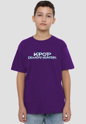 NETFLIX, K-POP DEMON HUNTERS - FULL LOGO - Print T-shirt - purple