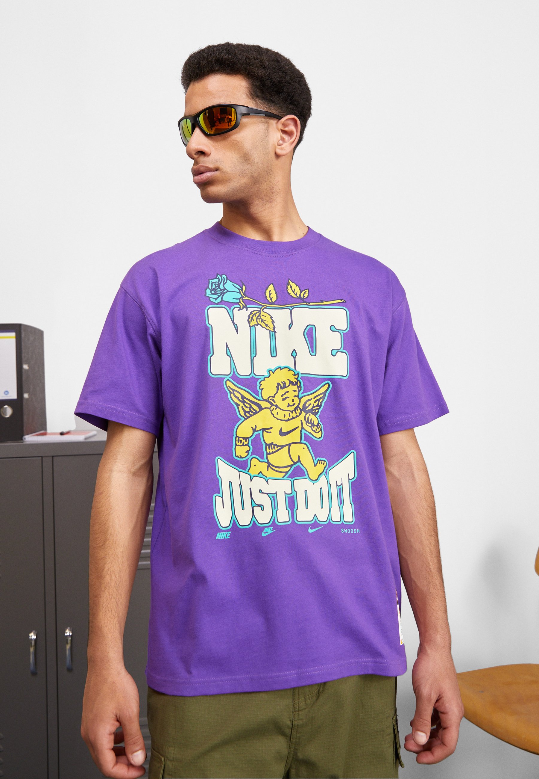 mauve nike shirt