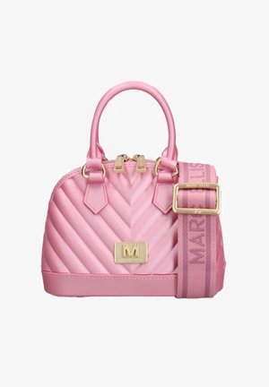 Roze doorgestikte handtas met twee handvatten, gouden rits en logoplaatje, en een brede verstelbare roze schouderband met "Marc Ellis" branding.
