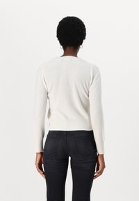 Repeat Pulover - cream