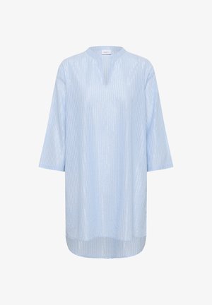 Gaišzils tunikas krekls ar mandžeta apkakli, ar vertikālām baltām svītrām, 3/4 piedurknēm un nedaudz noapaļotu apakšmalu. Tekstūrēta auduma.