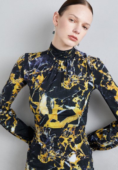 Roberto Cavalli DRESS - Φόρεμα από ζέρσεϊ - nero/giallo