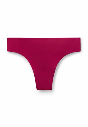 Magenta tanga spodní prádlo vyrobené z hladké, elastické látky. Má nízký střih a široký pas, který poskytuje minimální pokrytí.