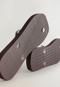 Next SQUARE TOE  - Basseinijalatsid - chocolate brown