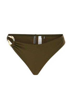 Parte inferior de bikini verde oliva con detalle de anillo dorado en el lado izquierdo y fruncidos elásticos cerca de la cintura.