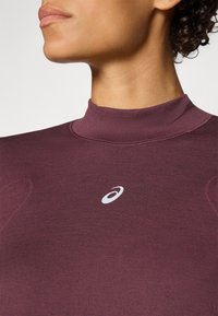 ASICS ROAD WINTER SEAMLESS TOP - Top dugih rukava - dark currant