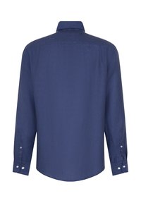 Camicia a maniche lunghe blu navy realizzata in tessuto testurizzato, con colletto a punta e polsini con bottoni. Il retro è semplice con un orlo curvo.