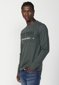 Koroshi Top dugih rukava - verde oscuro   dark green