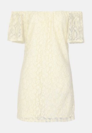 Vestido de encaje amarillo claro con escote off-the-shoulder, con mangas cortas y acampanadas y una silueta ajustada. Patrón floral delicado en toda la prenda.