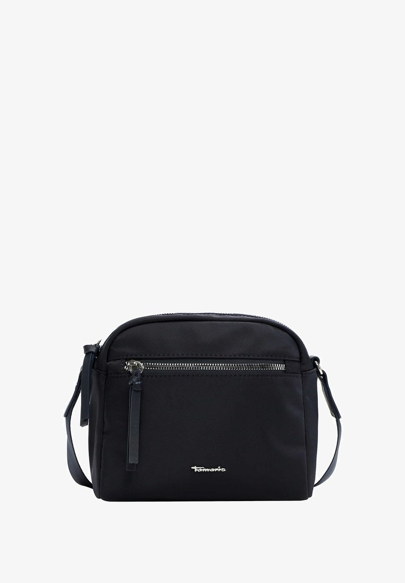Bolso cruzado de nylon negro con forma redondeada, con un bolsillo frontal con cremallera y acento de logo. Correa ajustable y textura suave.