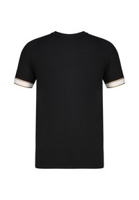 T-shirt noir à manches courtes avec bordures blanches et dorées aux poignets des manches, vu de dos.