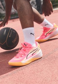 Puma ALL-PRO NITRO Scarpe da basket sunset glow/sun stream