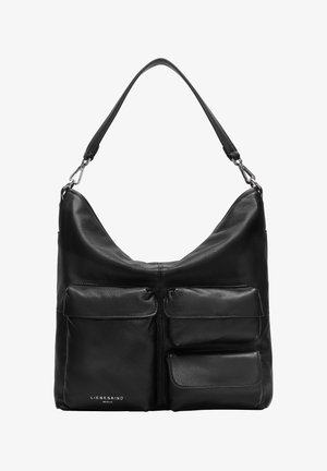 Schwarze Leder-Schultertasche mit glatter Textur, ausgestattet mit zwei Fronttaschen und silbernen Hardware-Elementen. Gerundeter Boden und verstellbarer Trageriemen.