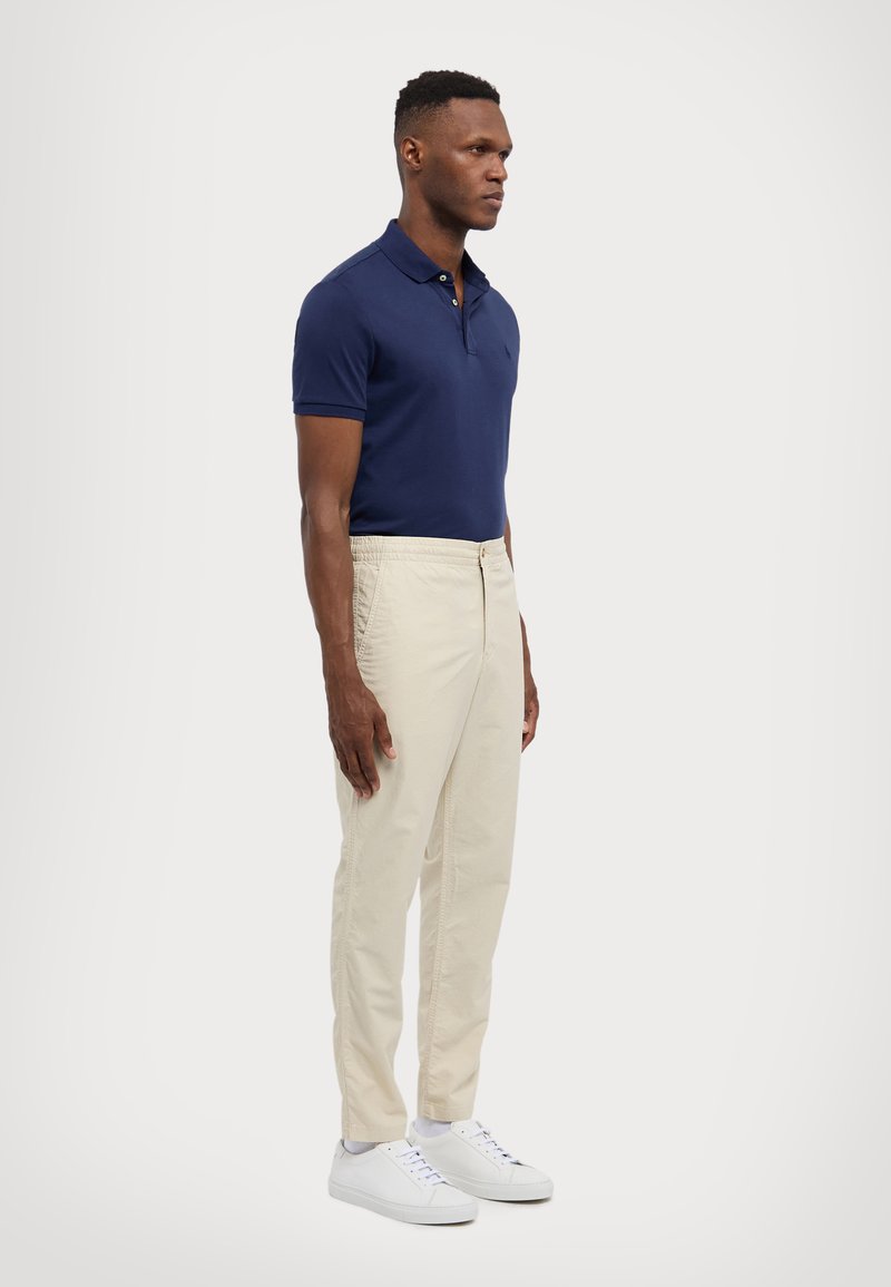 Polo Ralph Lauren FLAT FRONT PREPSTER - Püksid - basic sand