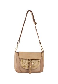 Borsa a tracolla in pelle tan con pattina, caratterizzata da dettagli in metallo dorato e attacco per la tracolla. Texture liscia e forma arrotondata.