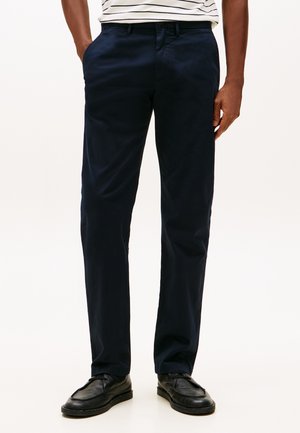 Tommy Hilfiger, CORE DENTON - Nohavice chinos - desert sky