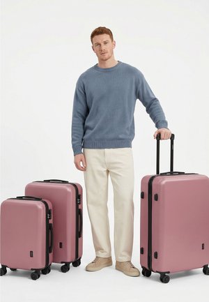 Redolz, ESSENTIALS 3-SET TEILIG - Set de valises - rose