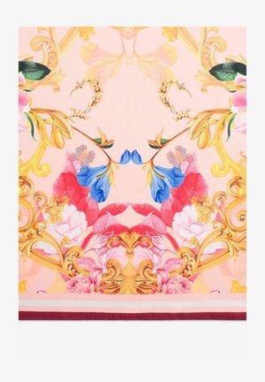 Blomstret silketørklæde med indviklede gyldne barokmønstre. Farverne inkluderer pink, blå og grøn, med en blank tekstur og detaljerede motiver.