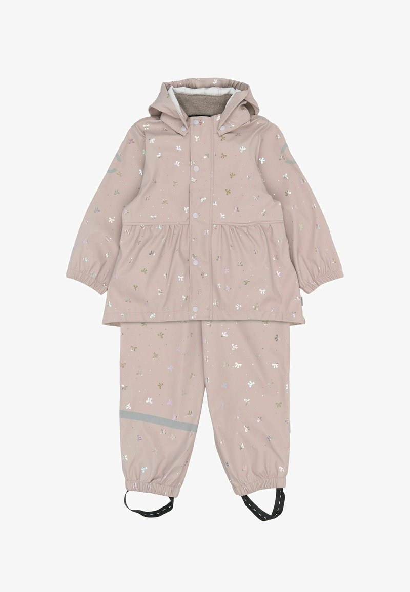 Svetloružový pršiplášť s kapucňou a elastickými manžetami, zdobený malými viacfarebnými mašličkami a reflexným pásikom na nohaviciach.