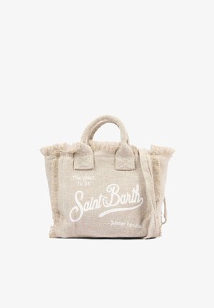Borsa a tracolla in tessuto beige con bordi sfrangiati, manici corti e testo bianco con la scritta "The place to be Saint Barth Summer Paradise."