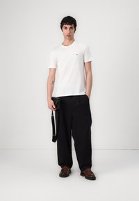 Tommy Jeans - TEE 3 PACK - T-Shirt basic - ecru/blu Thumbnail-Bild 1