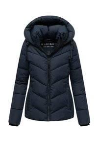 Granatowa puchowa kurtka z kapturem, z przodu na zamek błyskawiczny, elastycznymi mankietami i chevronowym wzorem pikowania dla lepszej izolacji.