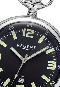 Montre de poche Regent avec un cadran noir, un boîtier en argent, des index horaires luminescents et un affichage de la date à la position 6 heures.