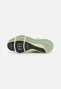 Nike Performance Obuwie do biegania treningowe