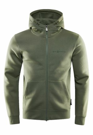 Sudadera con cremallera de color verde oliva, hecha de un tejido suave, con un bolsillo tipo canguro, capucha ajustable y un logo sutil en el pecho.