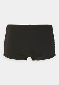 EA7 Emporio Armani WATER CORE TRUNK - Costume da bagno a pantaloncino - nero/gold