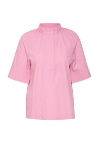 Rosa kortärmad blus med hög krage, två frambuttons och lös passform.